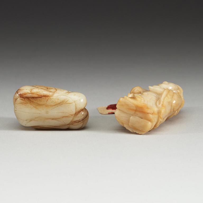 Two Chinese nephrite sculptures.