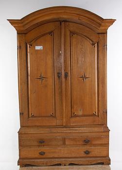 SALSSKÅP, rokoko, sent 1700-tal.