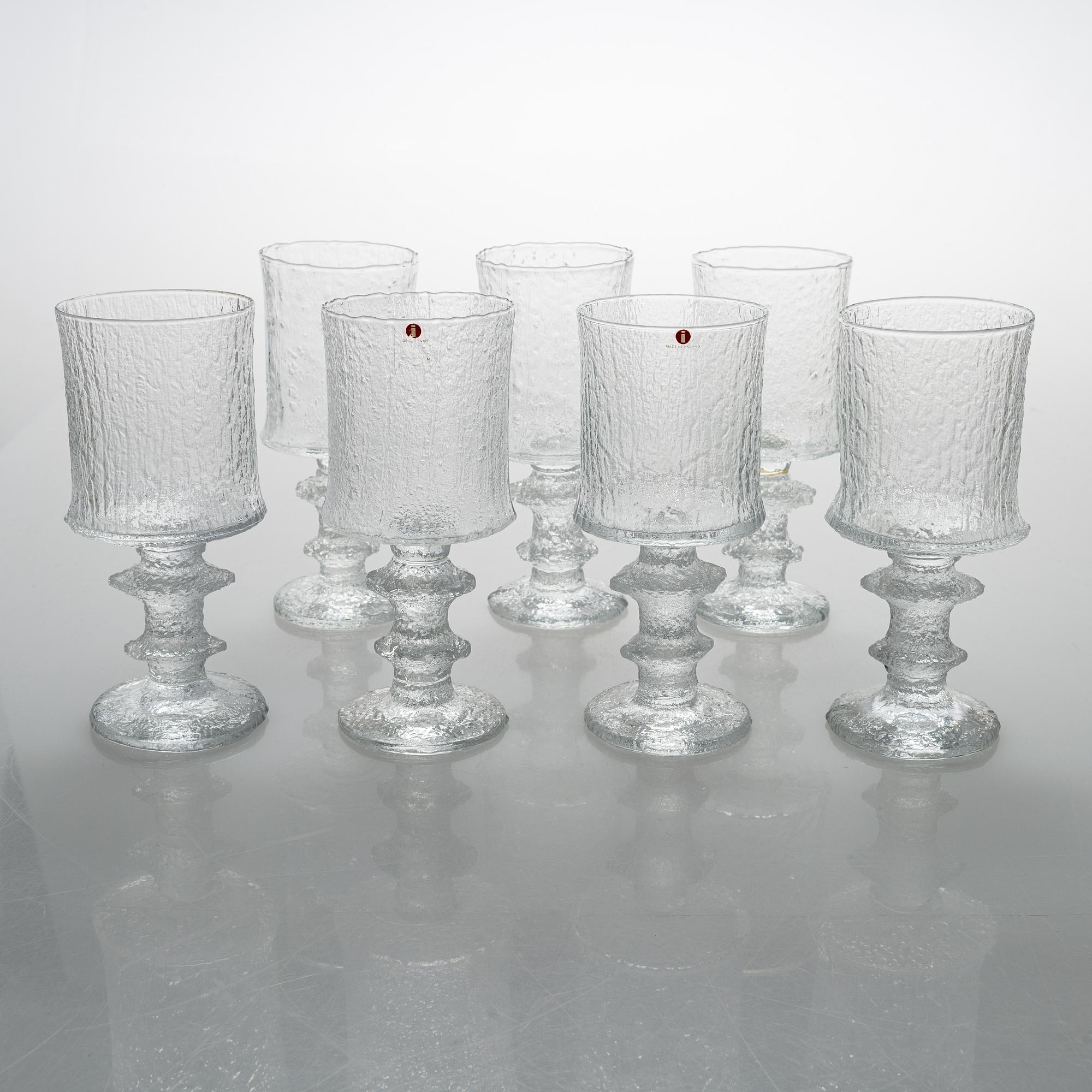 Timo Sarpaneva, A set of seven drinking glasses 'Juhlalasi', signed TS, Iittala. 1967-81.