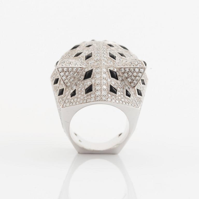 A Cartier Panthère ring.