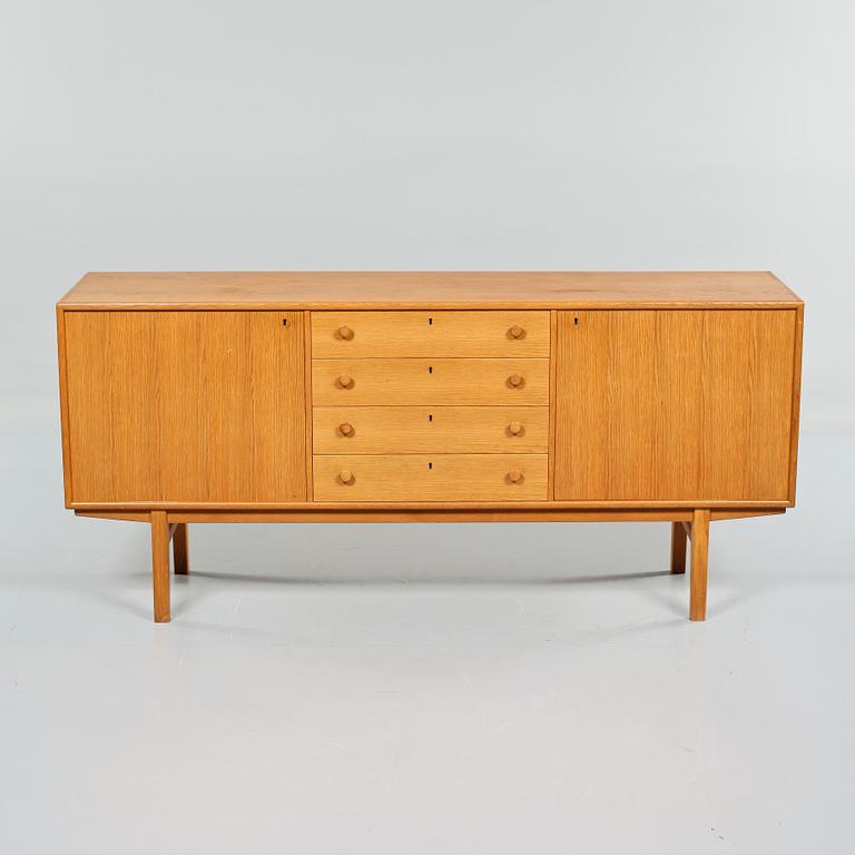 SIDEBOARD, 1900-talets tredje kvartal.