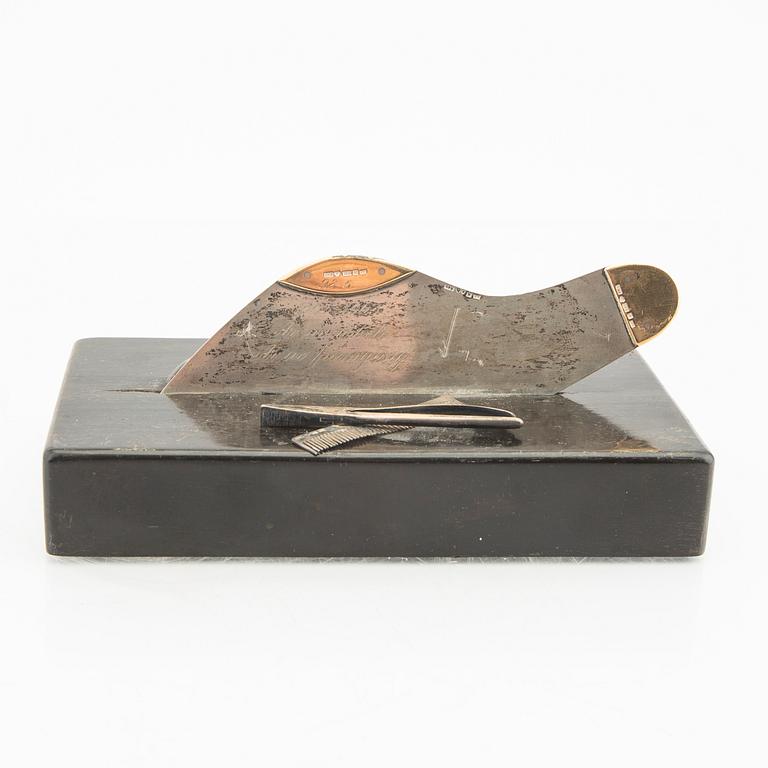An 18K gold and silver sculpture by Hallengren Malmö 1923.
