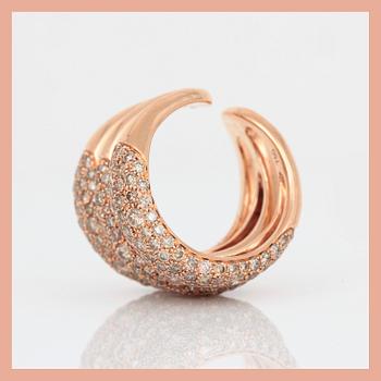 RING, 18K rosa guld med små bruna diamanter. Total vikt ca 19,00 g.