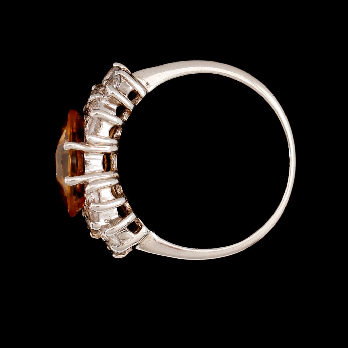 RING, sterlingsilver, citrin ca 4.00 ct, vita topaser tot ca 1.40 ct.