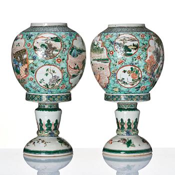 A pair of 'famille verte' lanterns, Qing dynasty, 19th century.