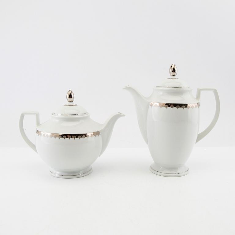 Sigvard Bernadotte, service approximately 95 pcs "Marianne", Christineholm, Fyrklövern late 20th century porcelain.