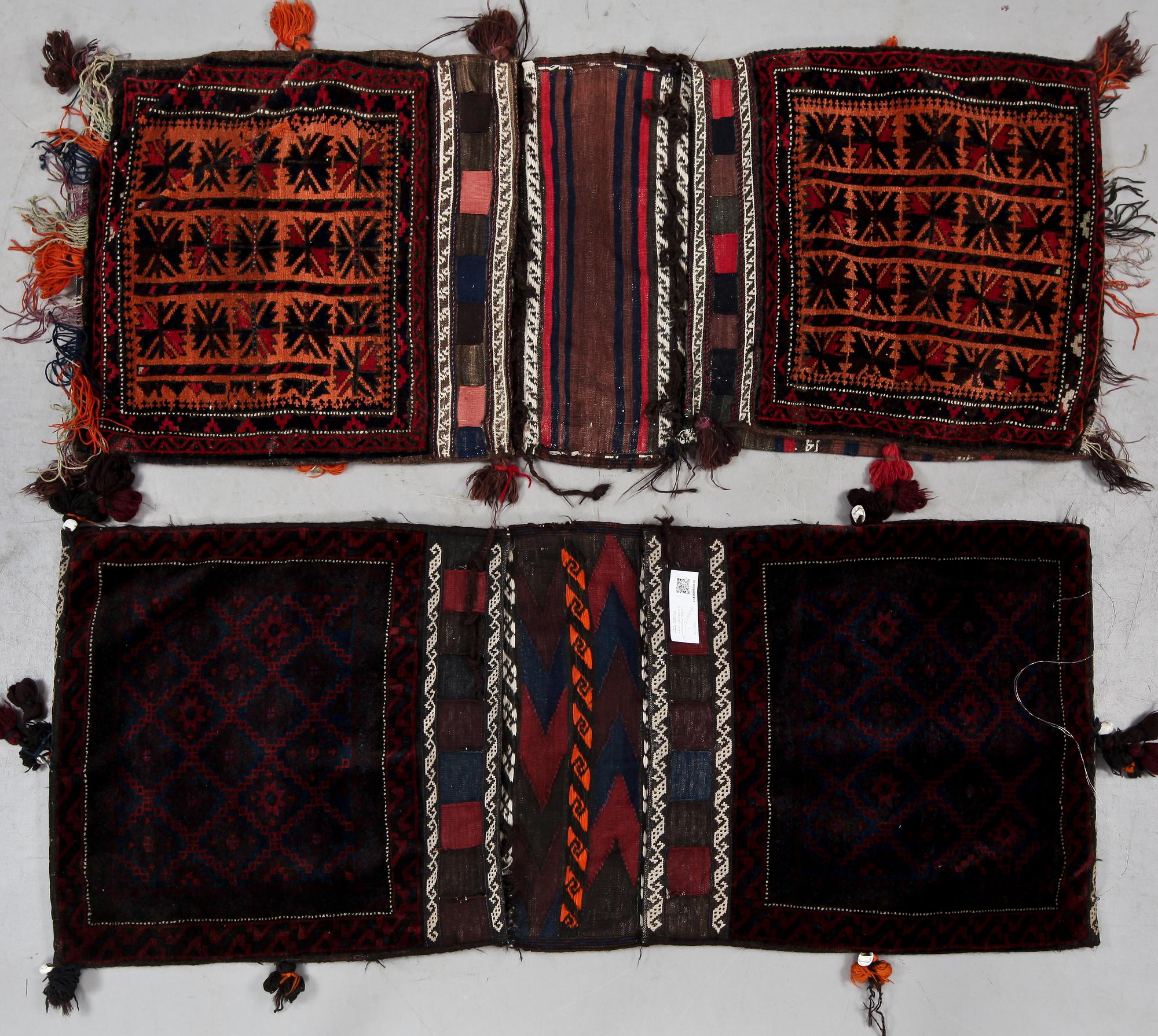 KAMELVÄSKOR, 4 st, orientaliska, 1900-tal.
