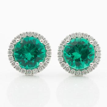 Earrings 18K white gold with synthetic emeralds and brilliant-cut diamonds.