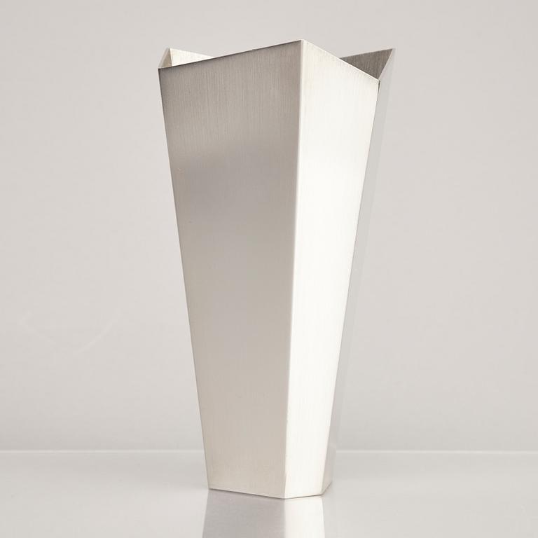 Rolf Lindståhl, vas, sterling silver, Stockholm 2011.