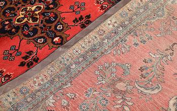 A Hamadan runner, approx. 387 x 112 cm.