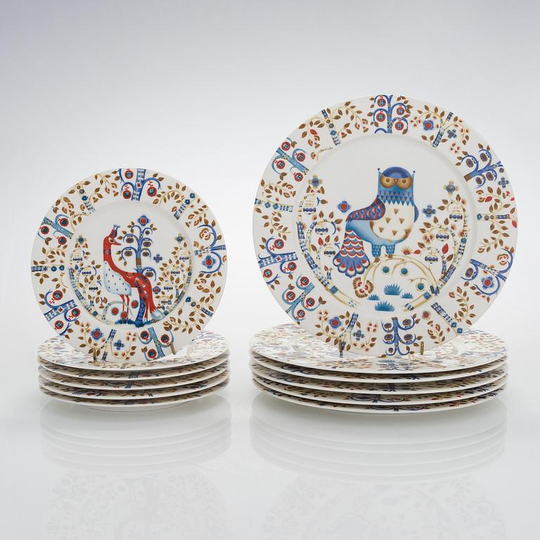 Klaus Haapaniemi, astiaston osia, 16 osaa, posliinia, "Taika", Iittala, 2000-luku.