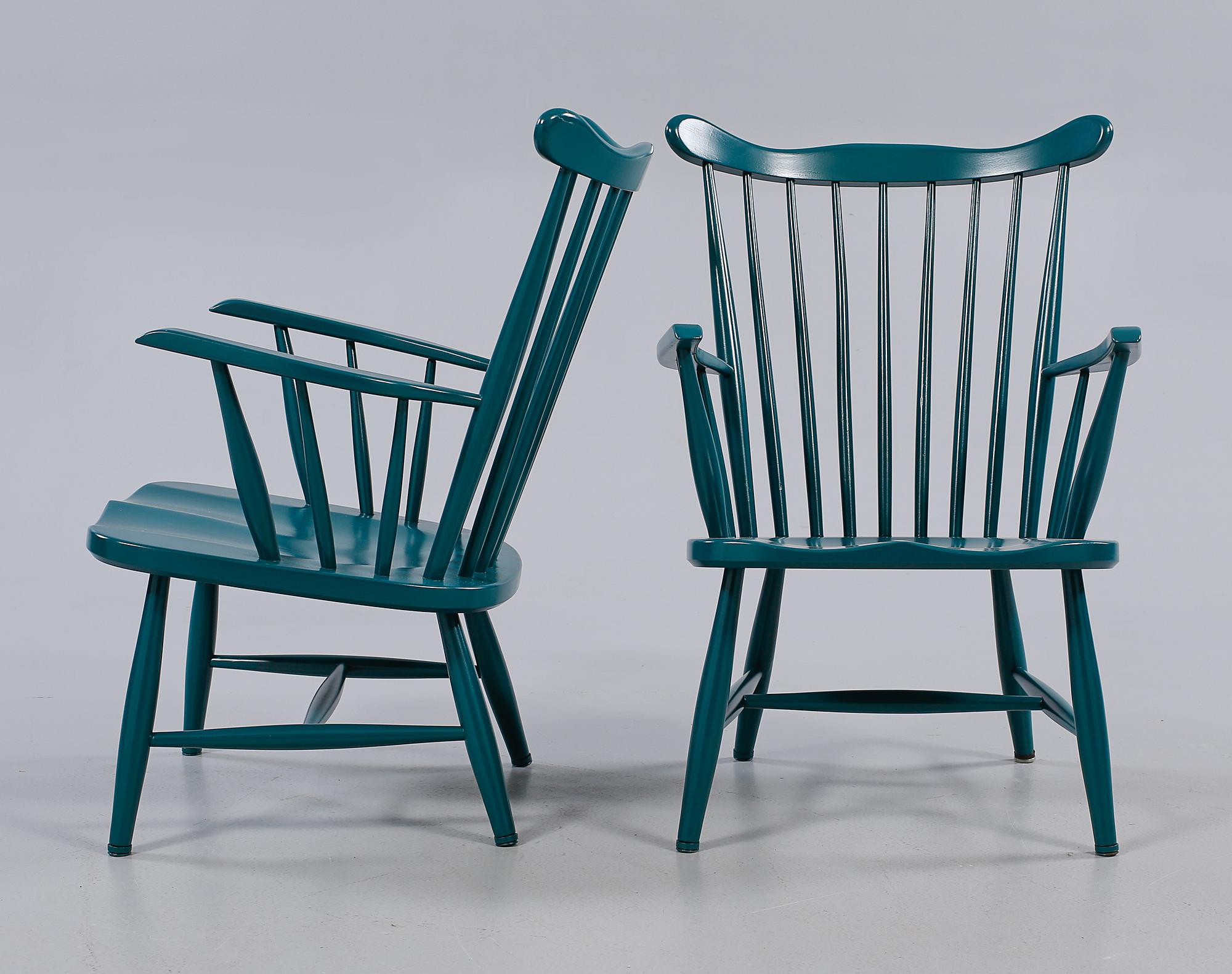 KARMSTOLAR, ett par, 1900-talets andra hälft.