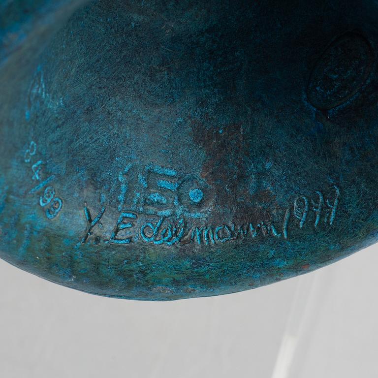 Yrjö Edelmann, "Wrapped Moët & Chandon".
