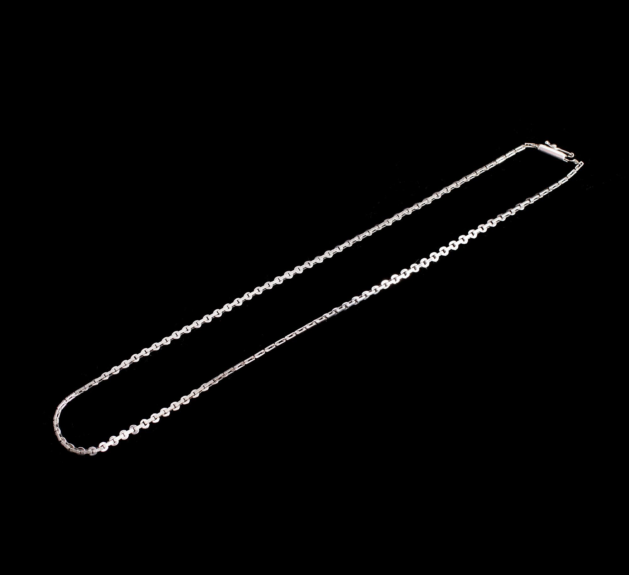 HALSBAND, 18 k vitguld, 1900-talets mitt. Vikt ca 10 gr.