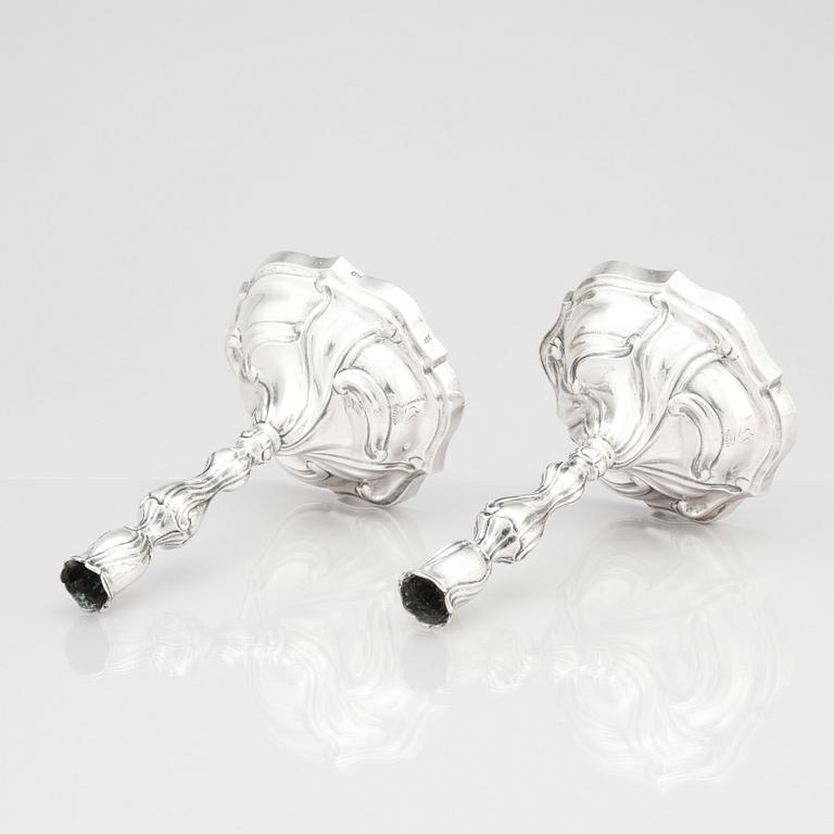 Johann Balthasar Heckenauer, ljusstakar, ett par, silver, Augsburg (1775-1777). Rokoko.