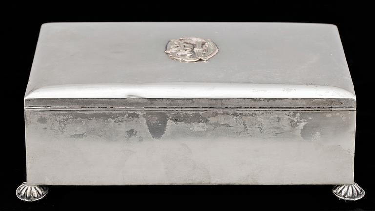 CIGARRSKRIN, silver, Finland, 1930. Tot vikt ca 780 gram.