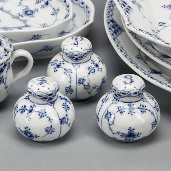 SERVISDELAR, 108 delar. "Musselmalet", Kunglig Dansk.