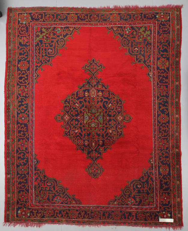 MATTA, Ushak, old, ca 355 x 285 cm.