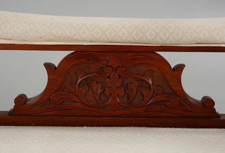 A canapé, probably english, late 19th century.