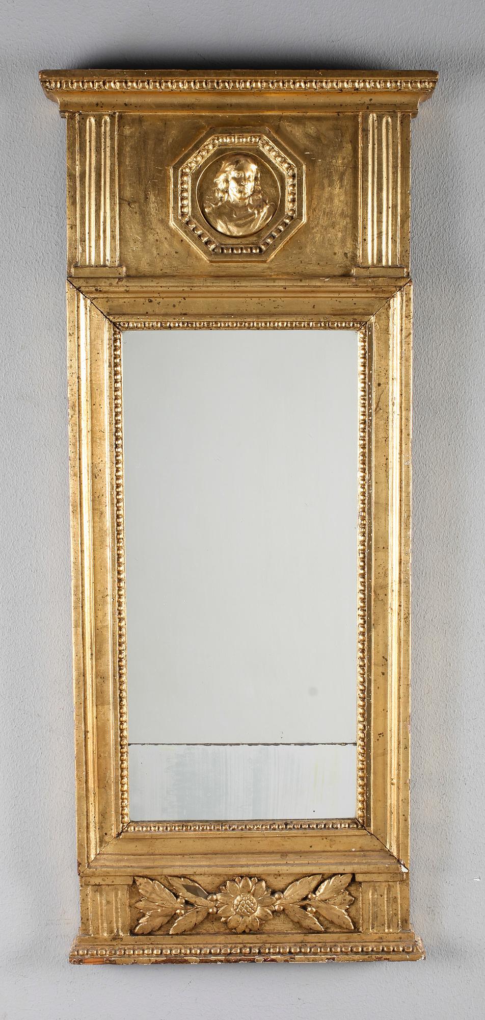 SPEGEL, sengustaviansk, omkring 1800.