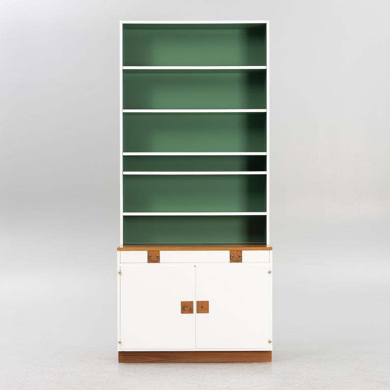 Josef Frank, a model "B2255" bookshelf, Firma Svenskt Tenn, post 1985.