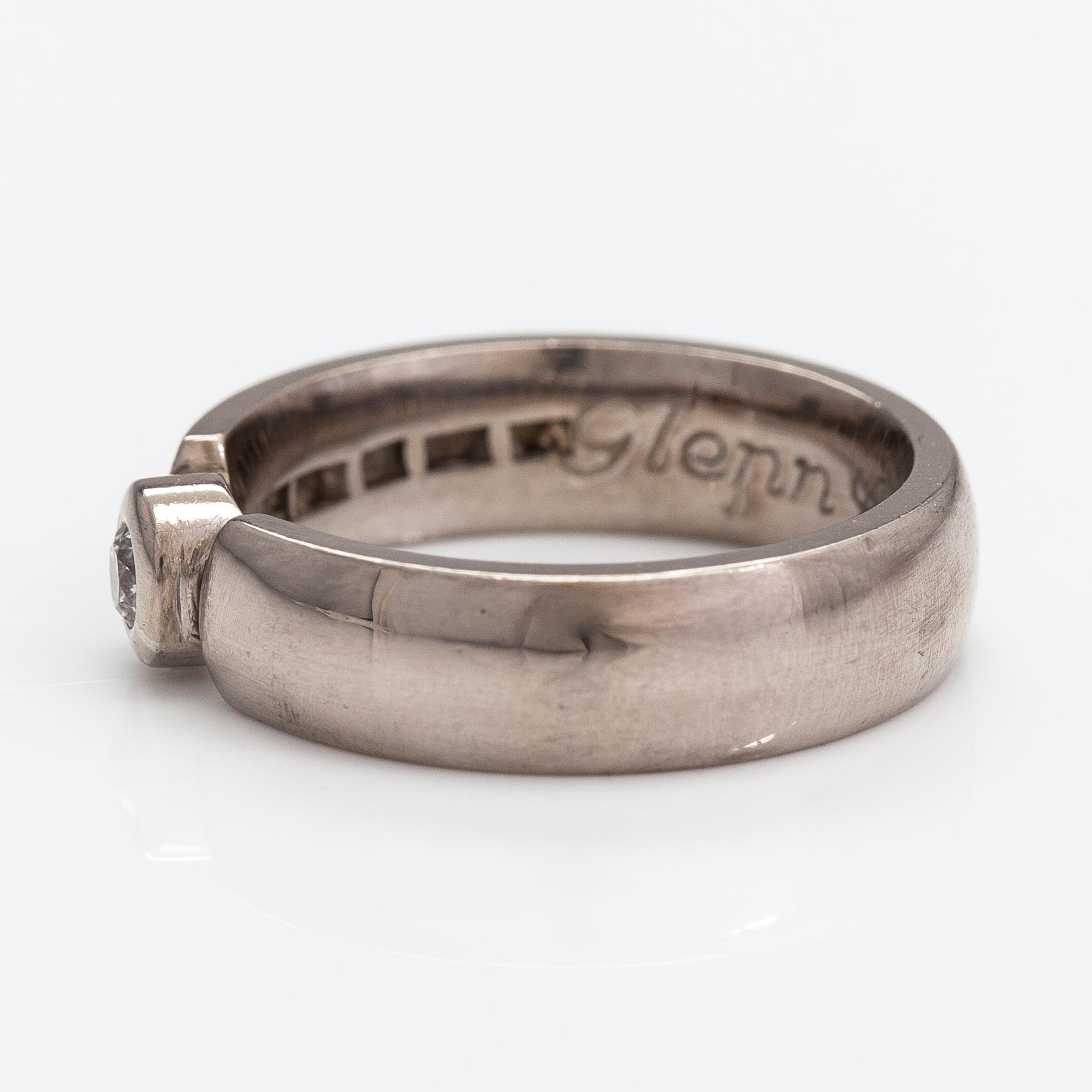 Ring, 18K vitguld, diamant ca 0.10 ct. Gunnar Berg Silver, Malmö.