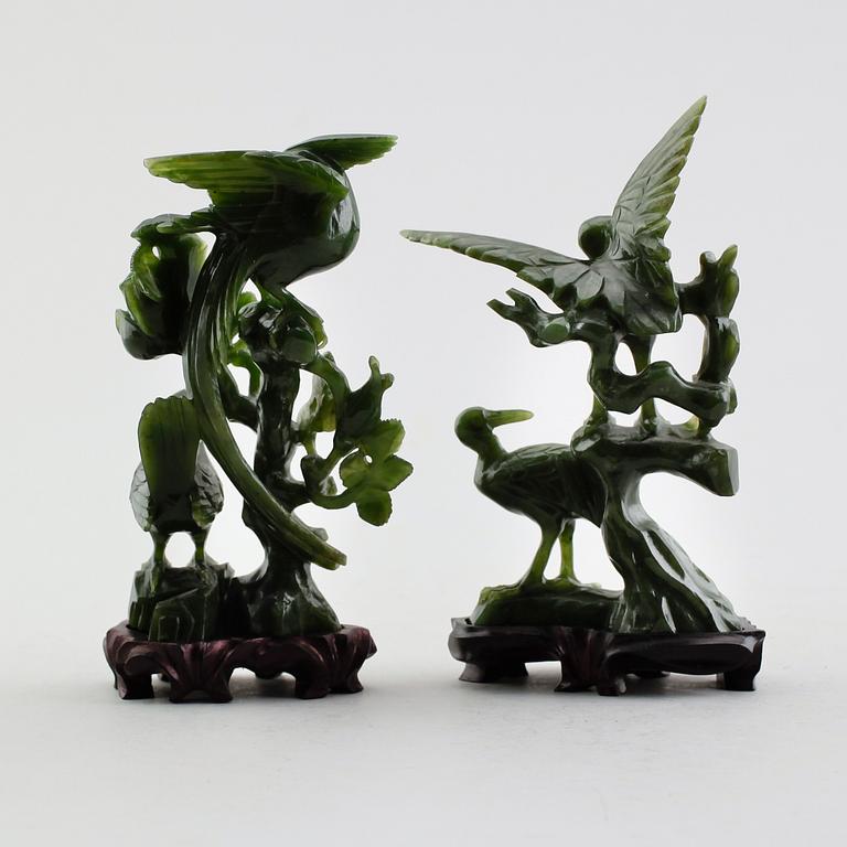 FIGURER, 2 st, nefrit, Kina.