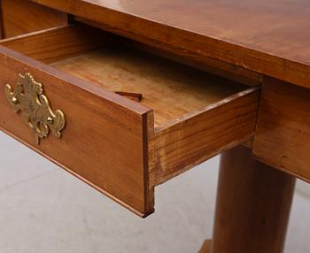 SALONGSBORD, Karl Johan, 1800-talets mitt.