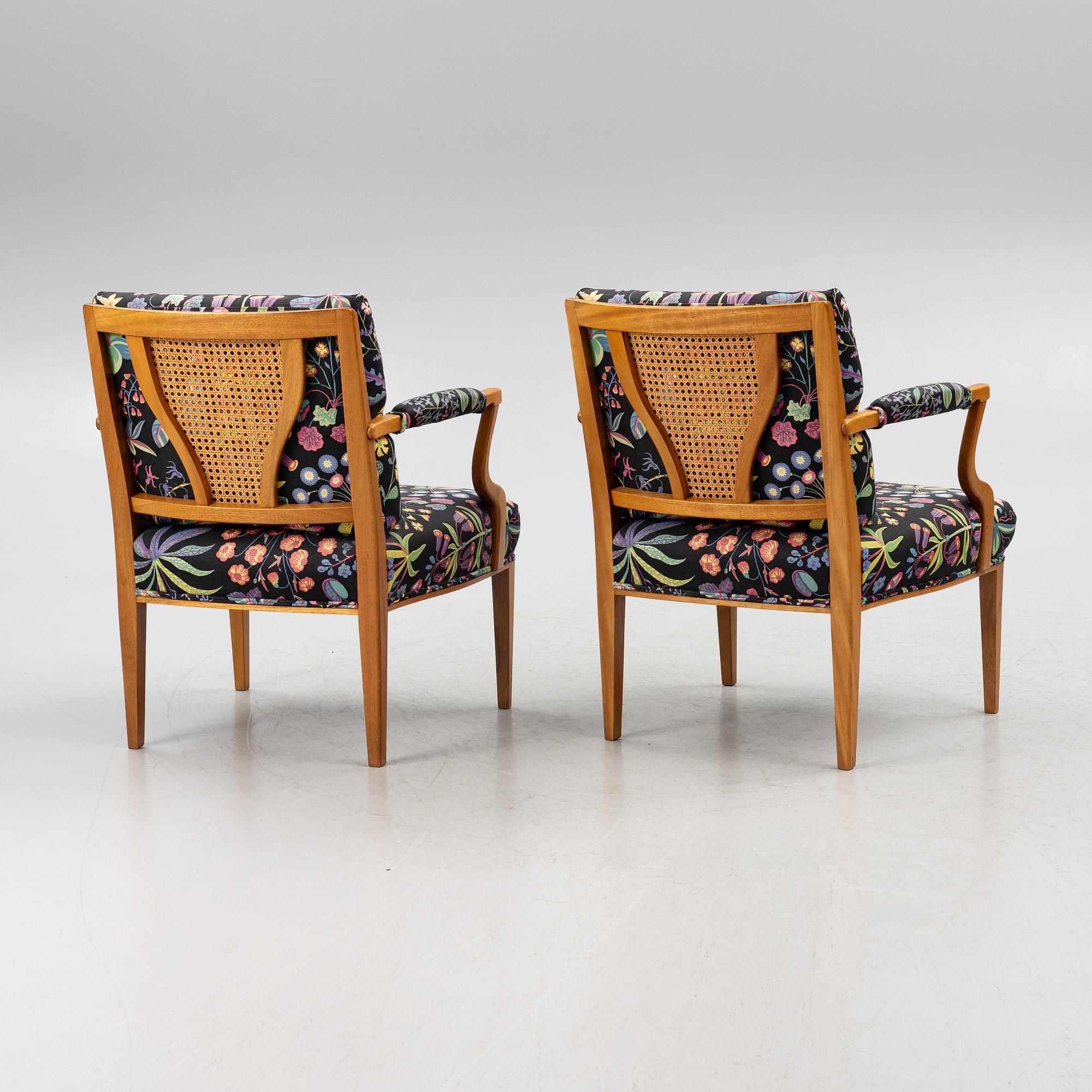 Josef Frank, karmstolar, ett par, modell 969, Firma Svenskt Tenn.