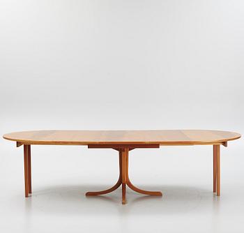 Josef Frank, a mahogany veneered model 771 dining table, Svenskt Tenn, post 1985.