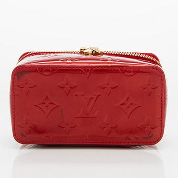 Louis Vuitton, korurasia.