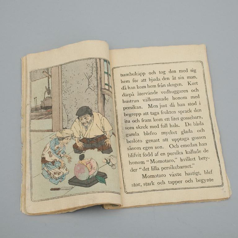 BOK, handbunden, träsnitt på rispapper,"Momotaro", Japan, 1900-talets första hälft.