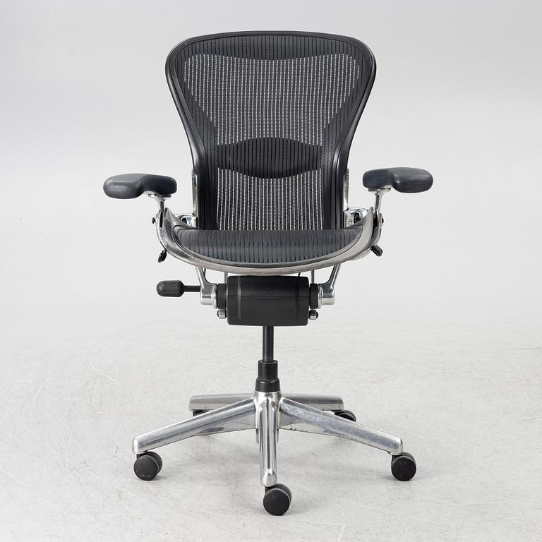 Don Chadwick och Bill Stumpf, skrivbordsstol, "Aeron", Herman Miller.