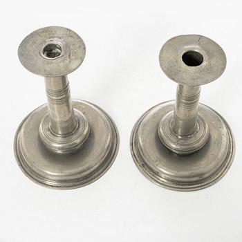 Ljusstakar, ett par, av Christopher Wickman, Stockholm 1696 och 1697, Karolinsk Barock.