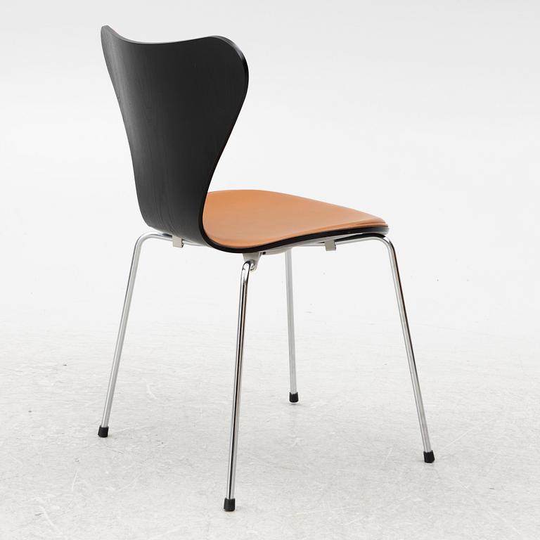 Arne Jacobsen, A 'Sjuan' chair, Fritz Hansen, Denmark, contemporary production.