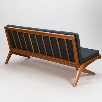 OLAVI HÄNNINEN, A 3-piece 1960s 'Bumerang' sofa suite for HMN Huonekalu Mikko Nupponen, Lahti, Finland.