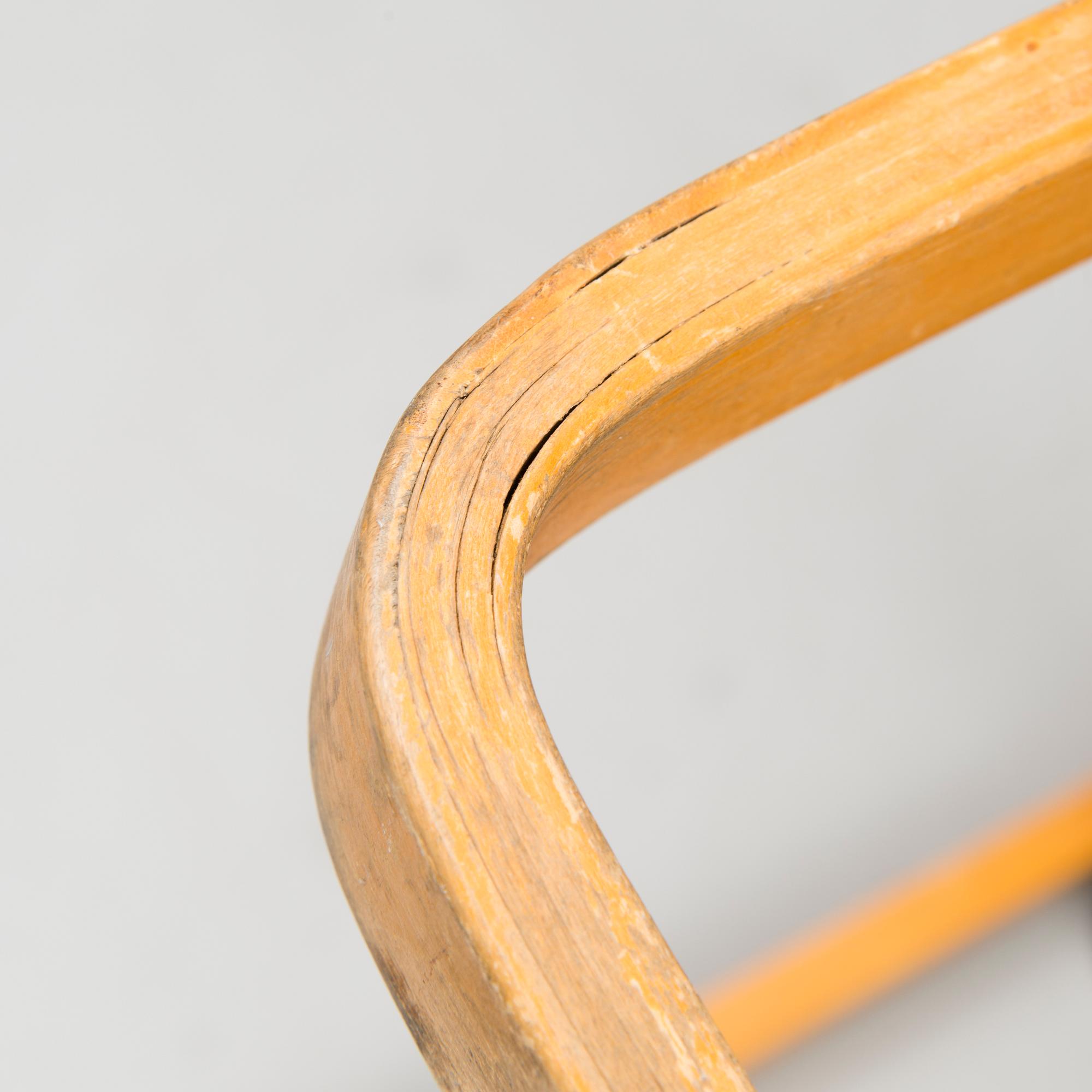 Alvar Aalto, A 1930s '75' table for O.Y. Huonekalu-ja Rakennustyötehdas A.B, Finland.