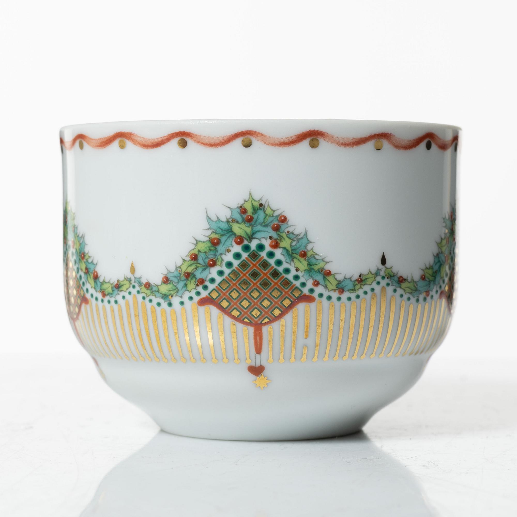 Royal Copenhagen, a porcelain dinner service, "Christmas Joy" (68 pieces).