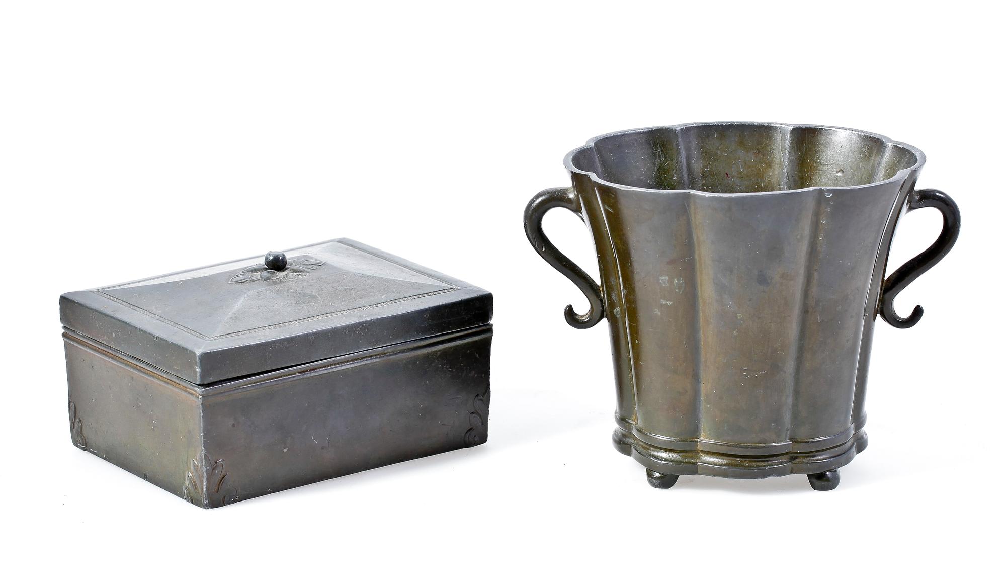 LOCKASK, VAS SAMT BÄGARE, metall, Just Andersen. 1920-tal.