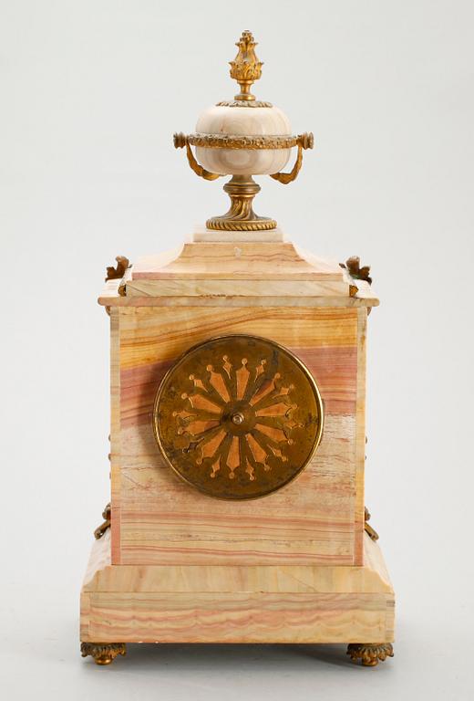 BORDSPENDYL, marmor och mässing, Louis XVI-stil, 1800-/1900-tal.