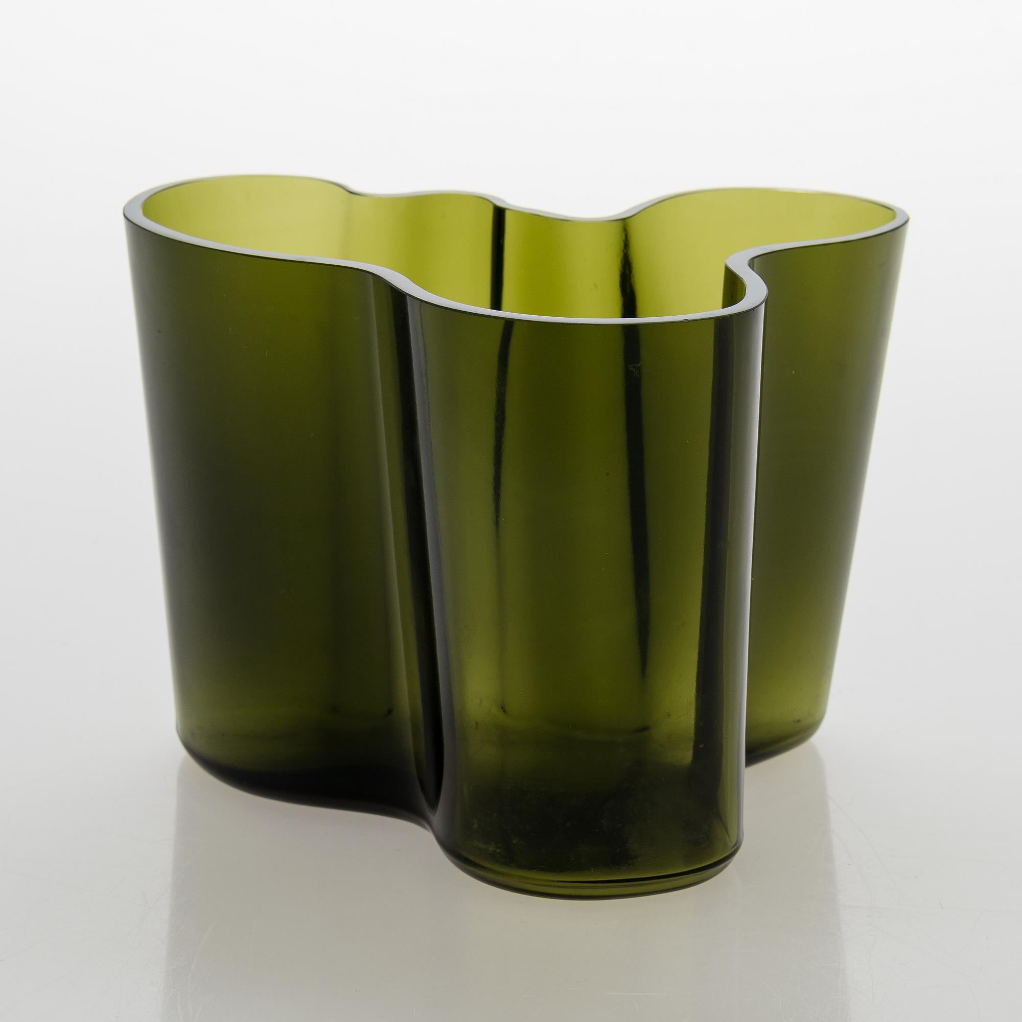 Alvar Aalto, a '3030' vase signed Alvar Aalto 3030.