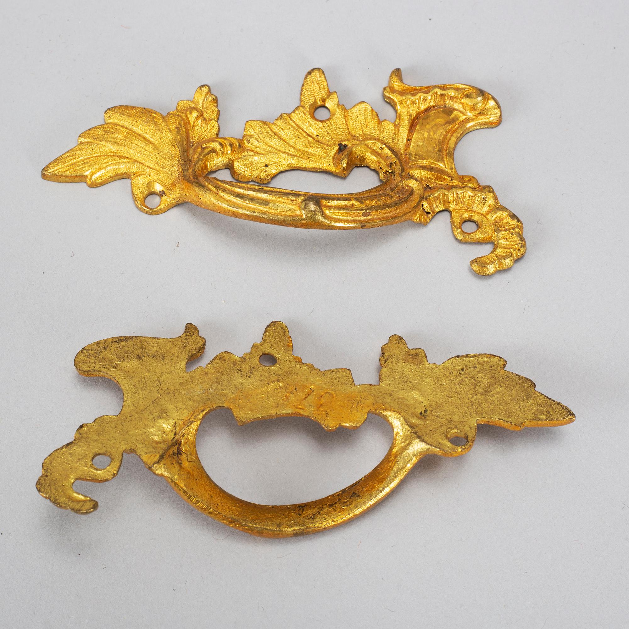 23 brass pieces, 19/20th century.