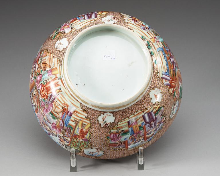 A famille rose punch bowl, Qing dynasty, Qianlong (1736-95).