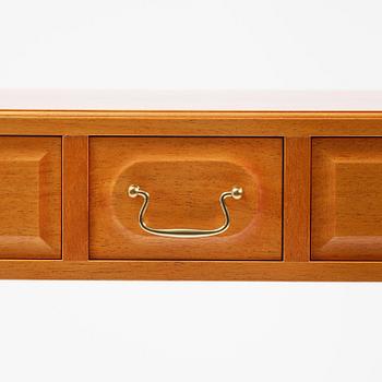 Josef Frank, sideboard, modell B 821, Firma Svenskt Tenn, efter 1985.