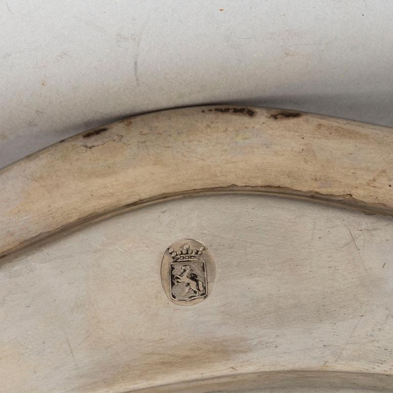 Tallrikar, 6 st (3+3), silver, Köpenhamn 1740-tal och Berlin 1700-tal. Rokoko.