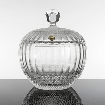 A large chrystal glass lidded bowl, Gerany, mid 20th Century.
