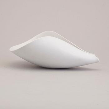 STIG LINDBERG, a 'Veckla' stoneware bowl from Gustavsberg.