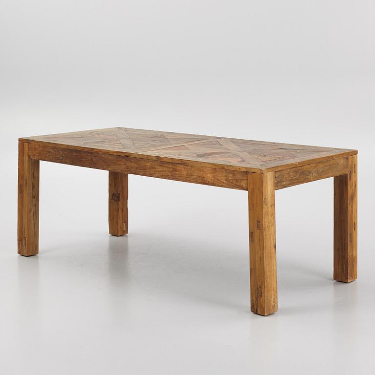 A dining table, Artwood, 21st Century.