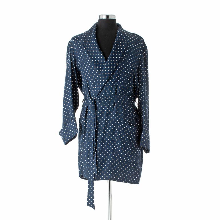 EDSOR KRONEN, a blue and white polka dotted dressing gown.