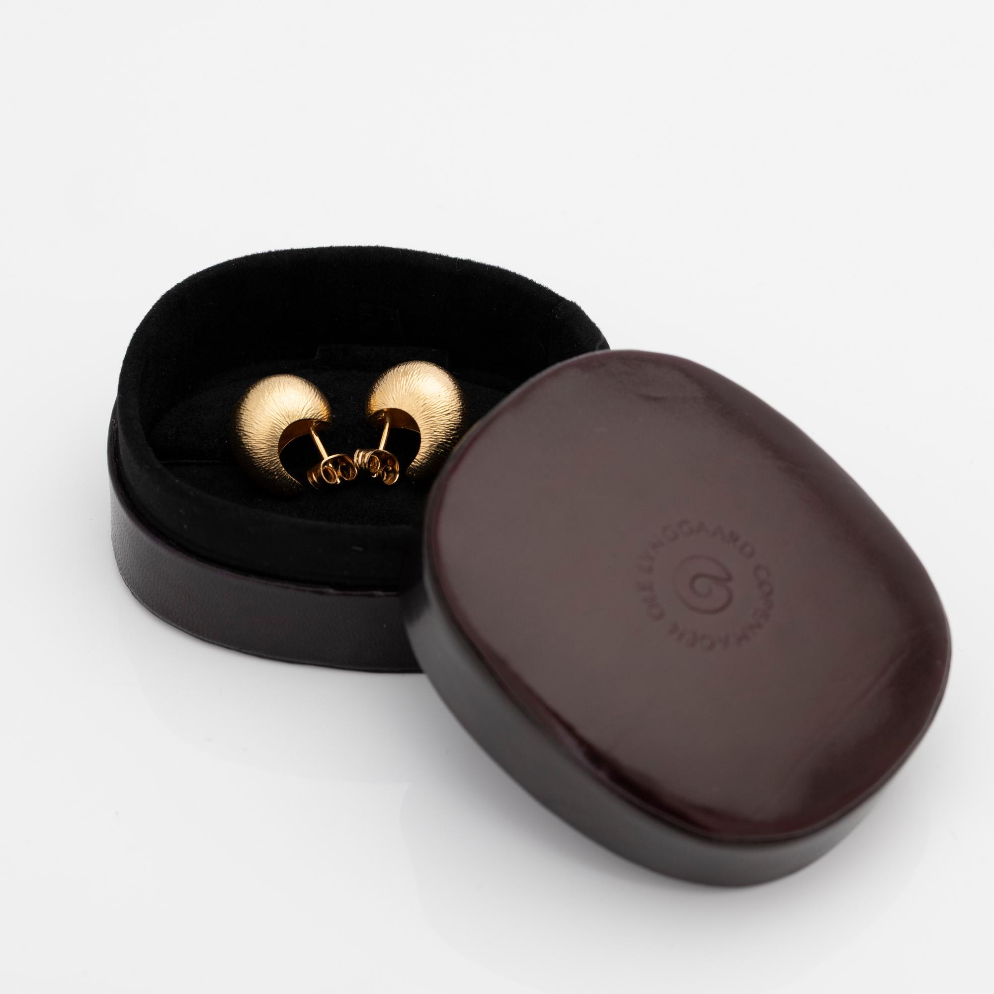 Ole Lynggaard, Earrings, a pair, 18K red gold.
